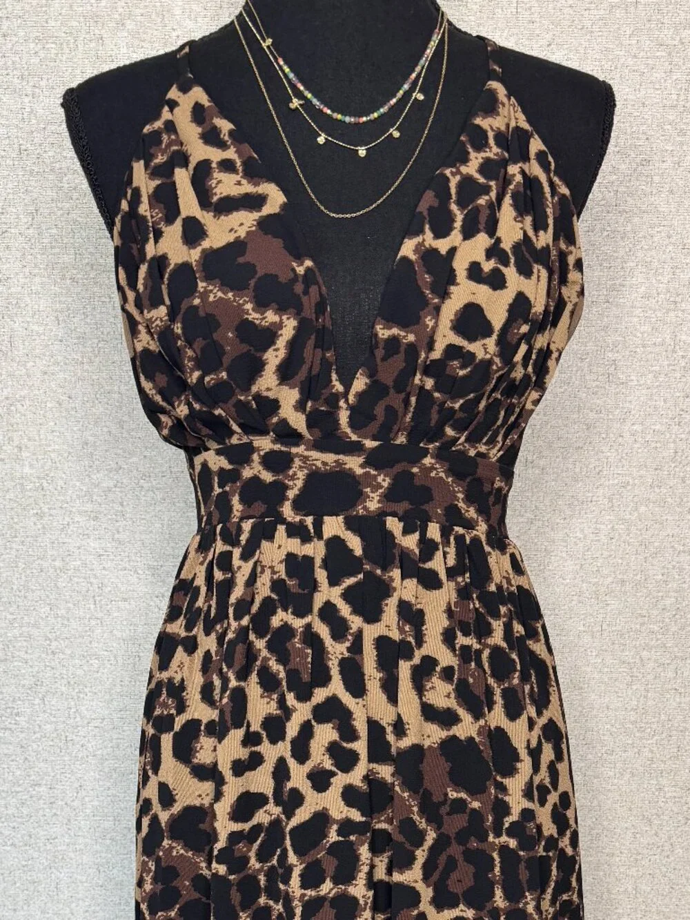 NWT Francesca’s Leopard Print Maxi Dress XS Open Back Flowy Boho Animal Print - Picture 2 of 9